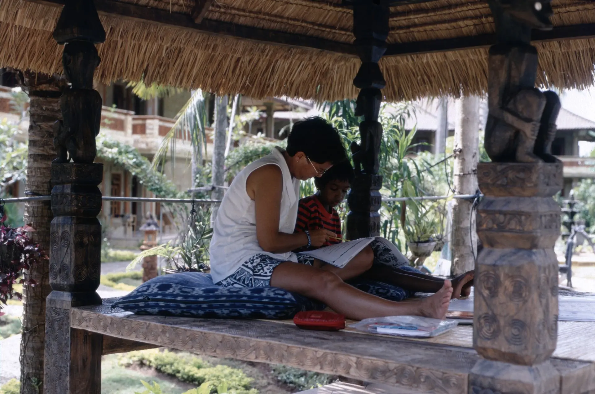 Mélusine et sa maman (homeschooling)
