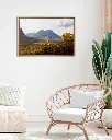 Glencoe_vallee_fleur_jaune_montagne_scotland_toile_cadre_4_salon_osier.webp