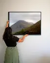 Loch_lomond_scotland_brume_matin_poster_cadre_3_femme_mur.webp
