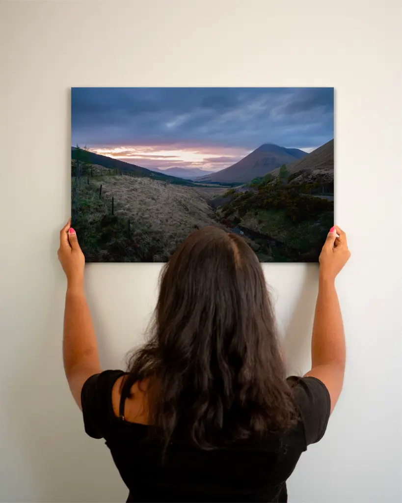 Loch_lomond_scotland_soir_toile_simple_3_femme_mur.webp