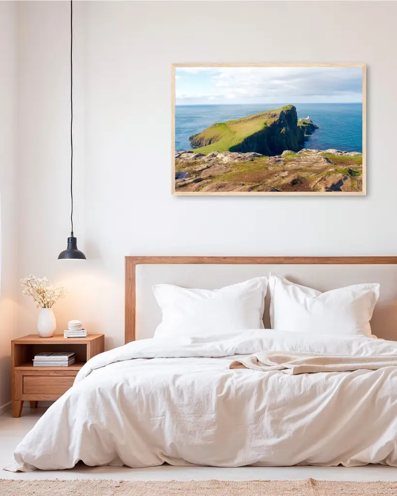Neist_point_ocean_phare_scotland_poster_cadre_5_chambre_scandinave_moderne.webp