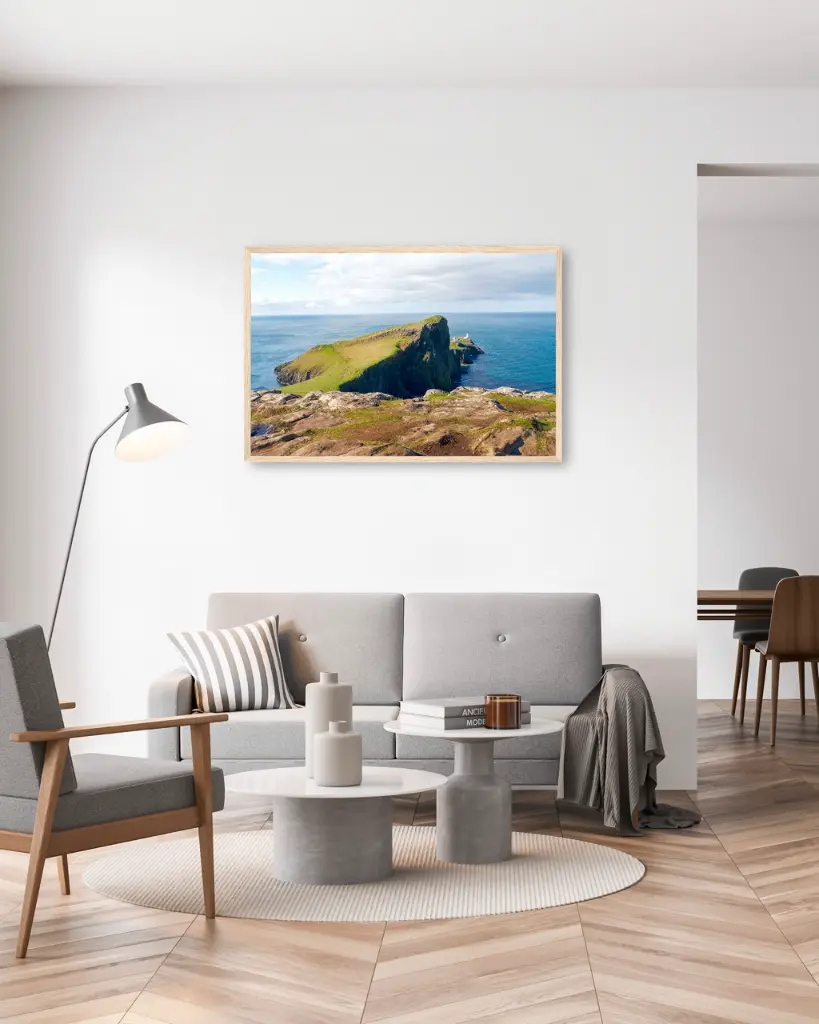 Neist_point_ocean_phare_scotland_poster_cadre_2_salon_gris_tissus_moderne.webp