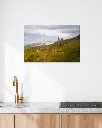 Old_man_storr_drone_toile_simple_5_cuisine_scandinave_moderne.webp