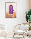 Porte_violet_toile_encadre_salon_osier.webp