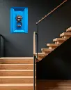 Porte_Bleu_Mouton_aluminium_5_escalier_bois_moderne.webp