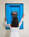 Porte_Bleu_Mouton_poster_cadre_3_femme_mur.webp