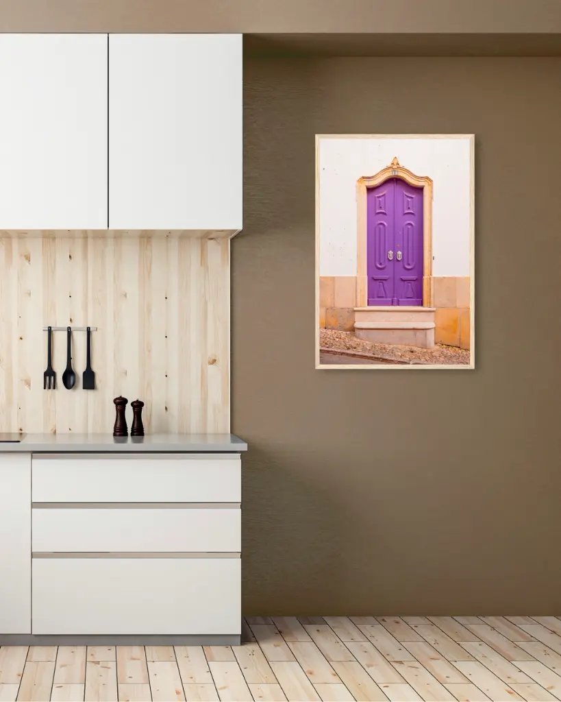 Porte_violet_poster_encadre_cuisine_moderne.webp
