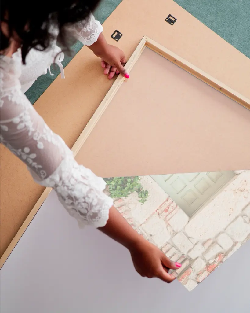 Porte_Penne d'Agenais_poster_femme_cadre.webp