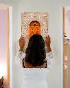 Porte_St Galmier_aluminium_3_femme_mur.webp