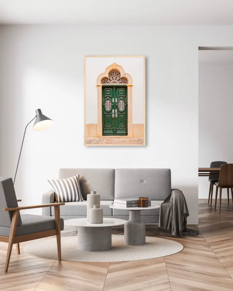 Porte_Verte_Estoi_poster_cadre_6_salon_gris_tissus_moderne.webp