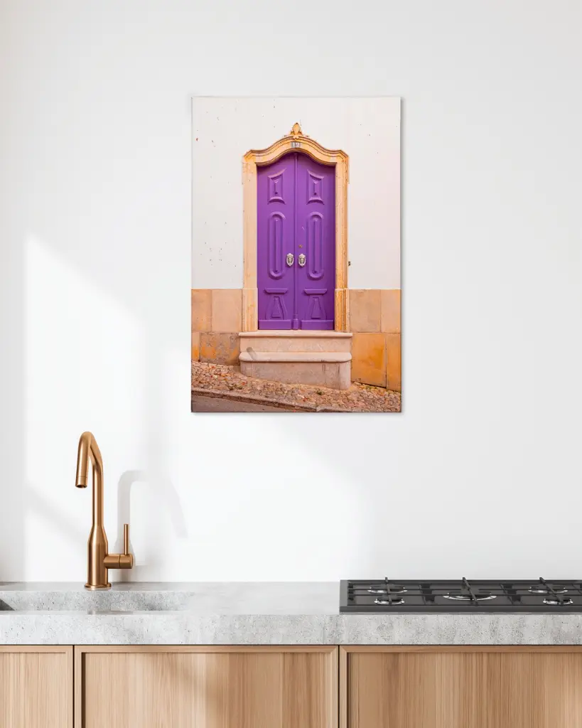 Porte_violet_toile_simple_5_cuisine_scandinave_moderne.webp