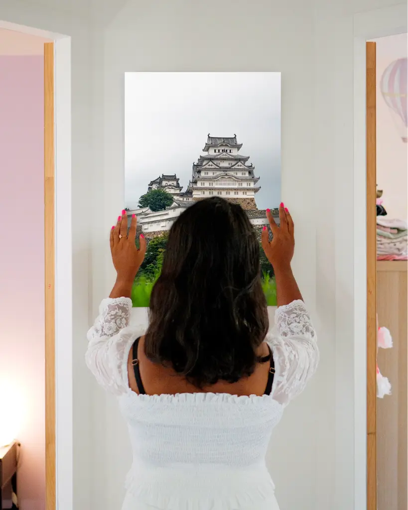 Château_Himeji_aluminium_3_femme_mur.webp