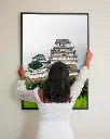 Château_Himeji_poster_cadre_3_femme_mur.webp