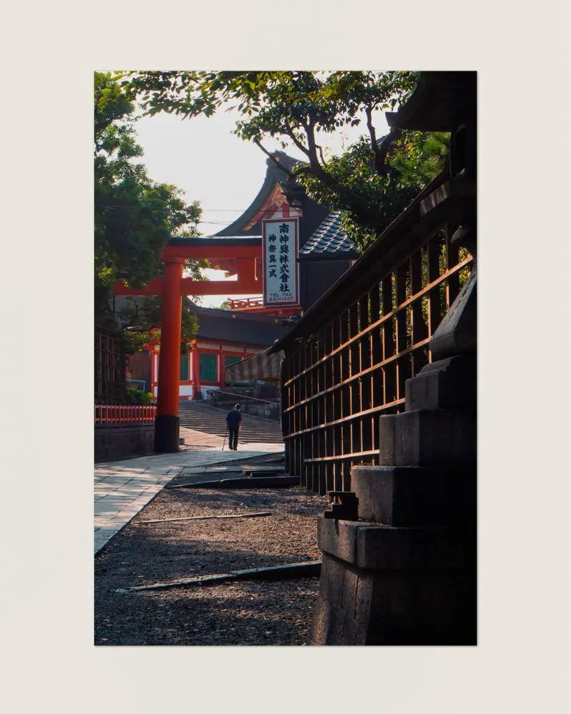 Temple_Inari_Kyoto_Papi_fine art_1.webp