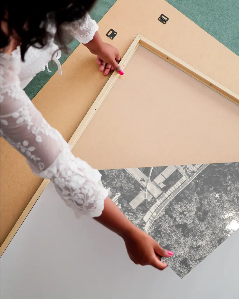 Temple_Torii_Kochi_fine art_3_femme_cadre.webp