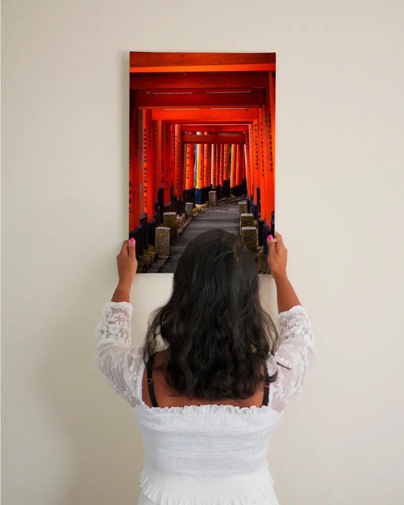 Torii_Temple_Inari_toile_simple_3_femme_mur.webp