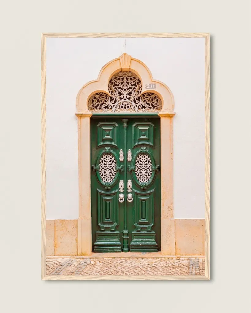 Porte verte au Portugal - Poster encadré (21x29.7 cm - 8x12_, Wood frame).webp
