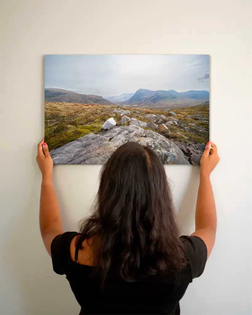 Glencoe_vallee_rocher_montagne_sctoland_toile_simple_2_femme_mur.webp