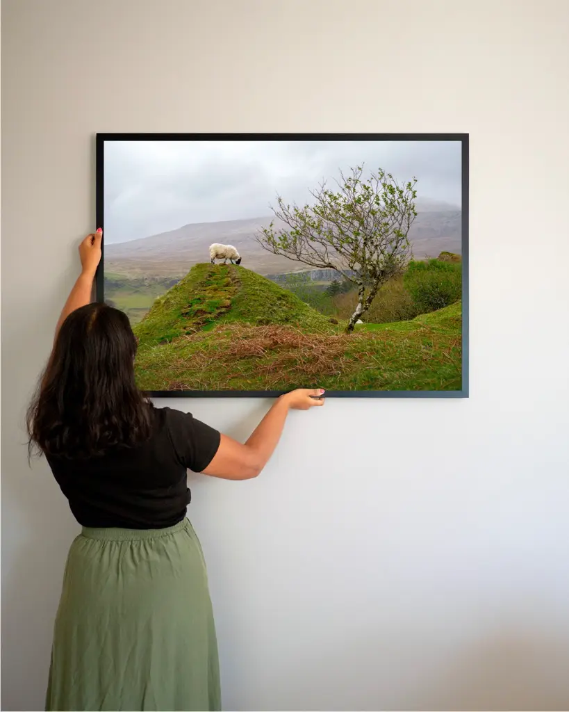 Fairy_glen_mouton_scotland_poster_cadre_2_femme_mur.webp