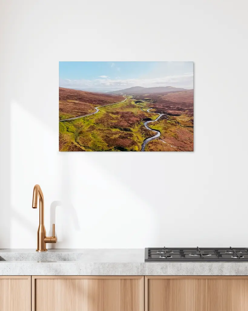 Quiraing_vallee_drone_scotland_toile_simple_4_cuisine_scandinave_moderne.webp