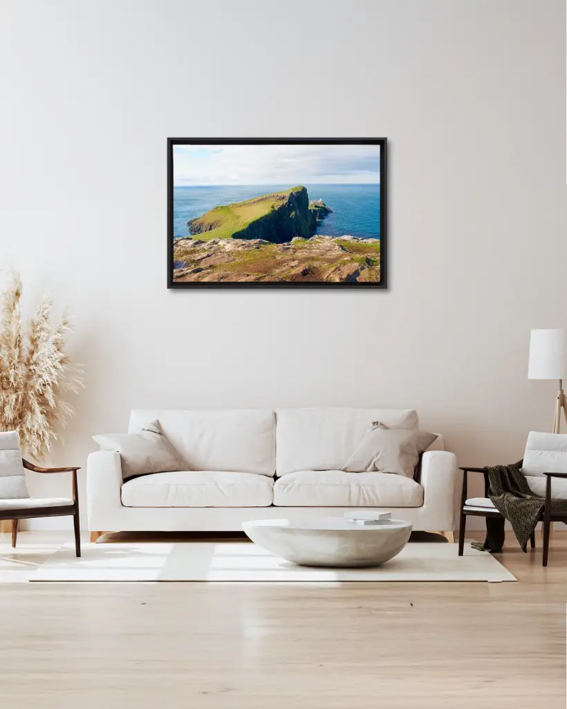 Neist_point_ocean_phare_scotland_toile_cadre_5_salon_beige_tissus_moderne.webp