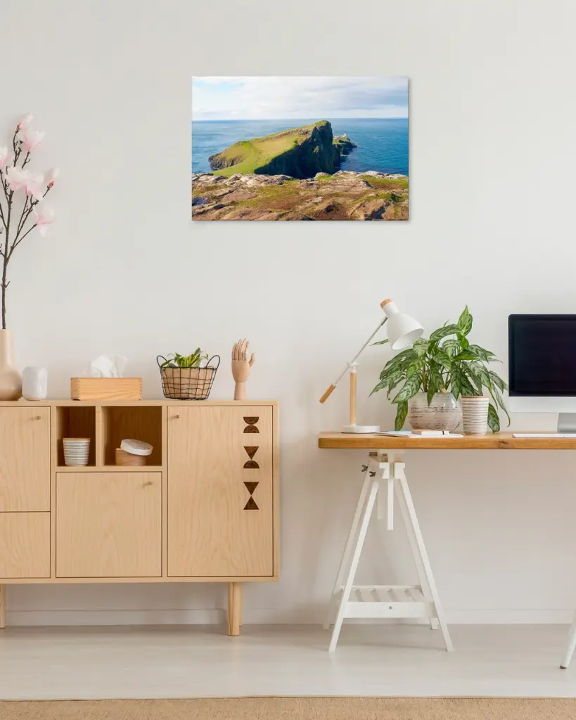 Neist_point_ocean_phare_scotland_toile_simple_3_bureau_atelier_maison.webp