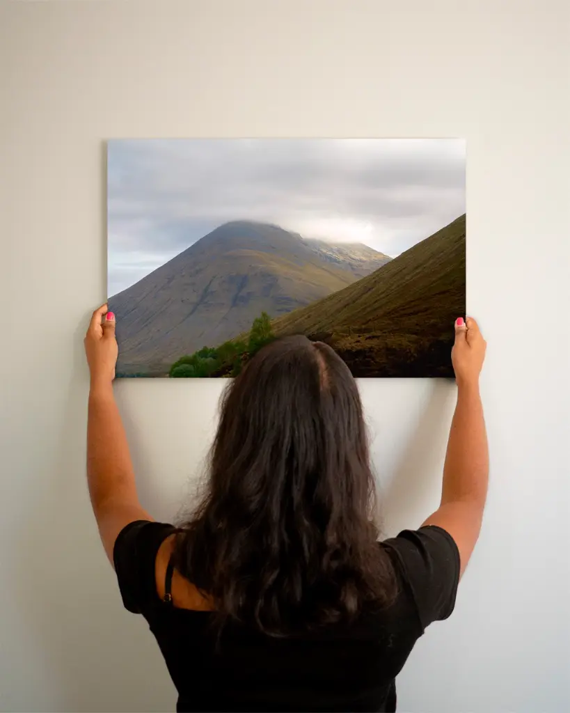 Loch_lomond_scotland_brume_matin_aluminium_2_femme_mur.webp