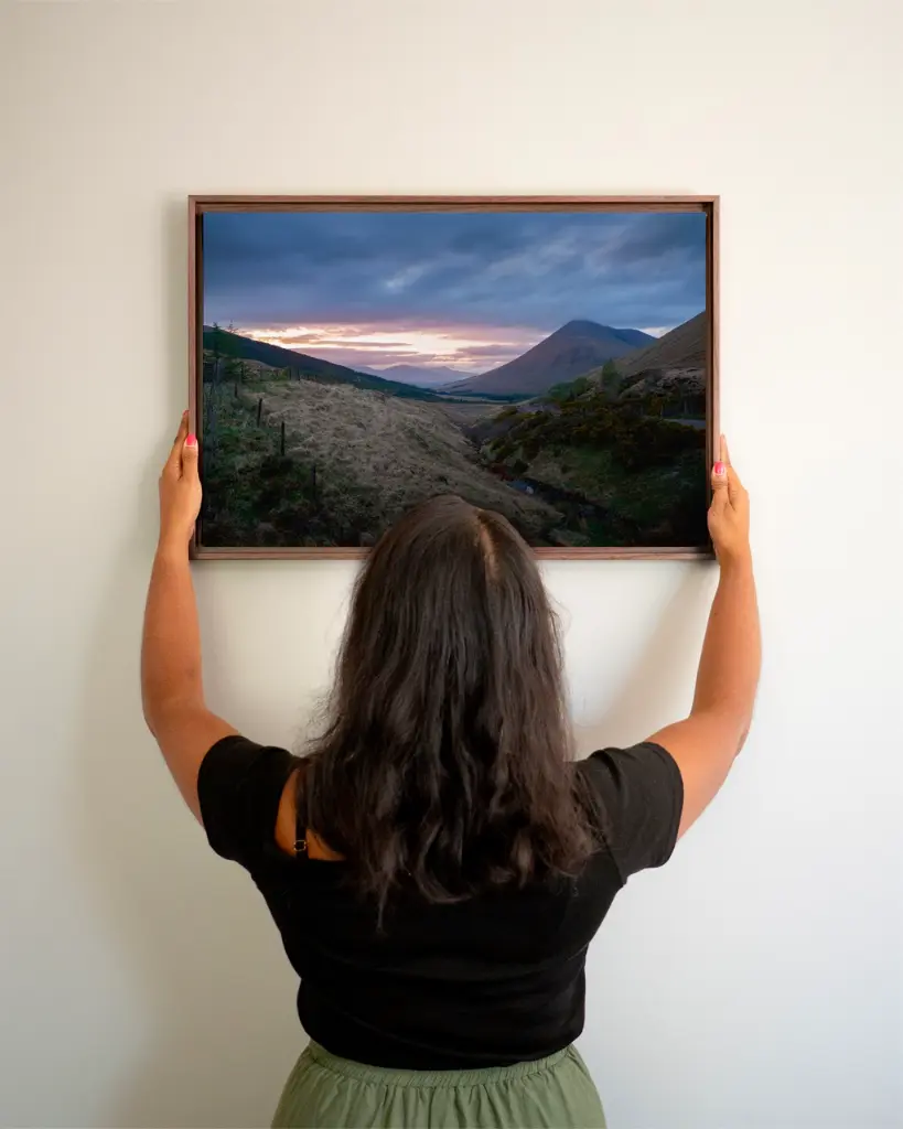 Loch_lomond_scotland_soir_toile_cadre_2_femme_mur.webp