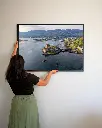 Eilean_donan_chateau_drone_sctoland_poster_cadre_2_femme_mur.webp