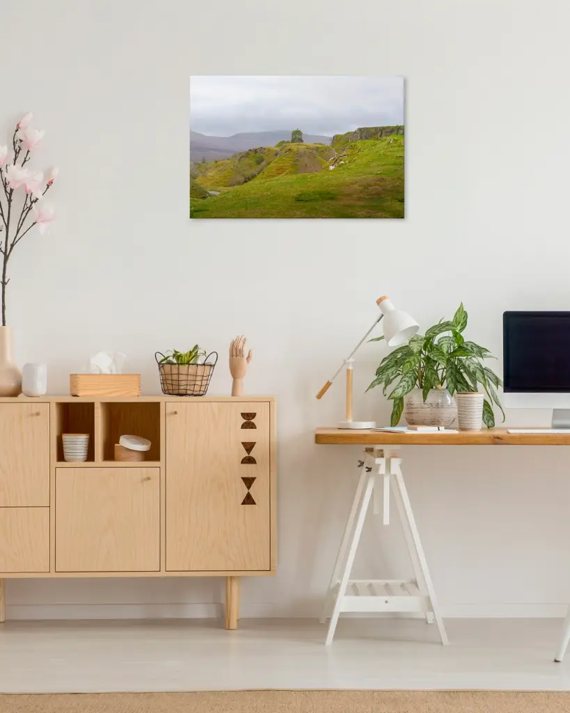 Fairy_glen_montagne_scotland_toile_simple_3_bureau_atelier_maison.webp