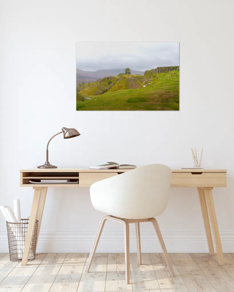 Fairy_glen_montagne_scotland_fine art_5_bureau_scandinave_moderne.webp