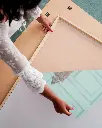 Porte_Libellule_poster_femme_cadre.webp