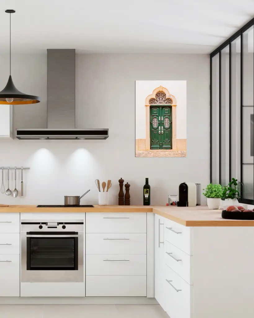 Porte_Verte_Estoi_aluminium_encadre_cuisine_moderne_industriel.webp