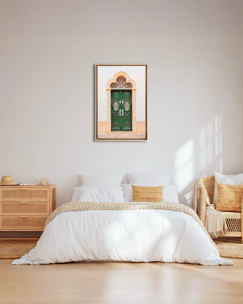 Porte_Verte_Estoi_toile_encadre_chambre_osier.webp