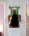 Porte_Verte_Art+Nouveau_aluminium_femme_mur.webp