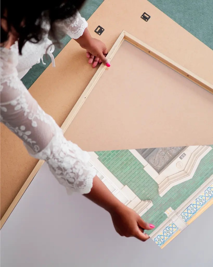 Porte_Verte_Art+Nouveau_poster_femme_cadre.webp