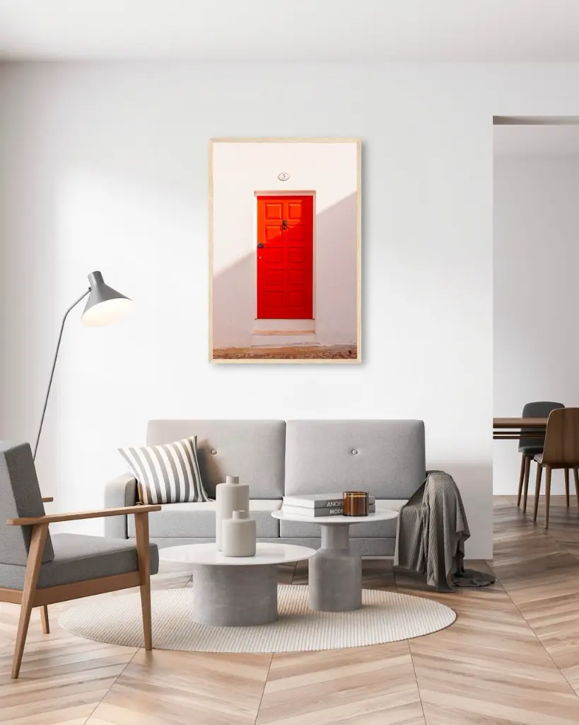 Porte_Rouge_poster_encadre_salon_gris_tissus_moderne.webp
