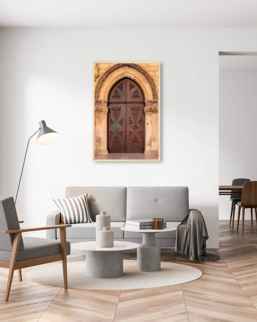Porte_Dubrovnik_poster_encadre_salon_gris_tissus_moderne.webp