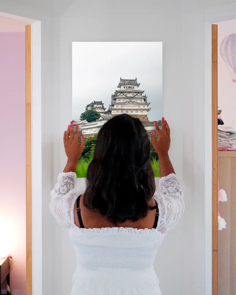 Château_Himeji_aluminium_3_femme_mur.webp