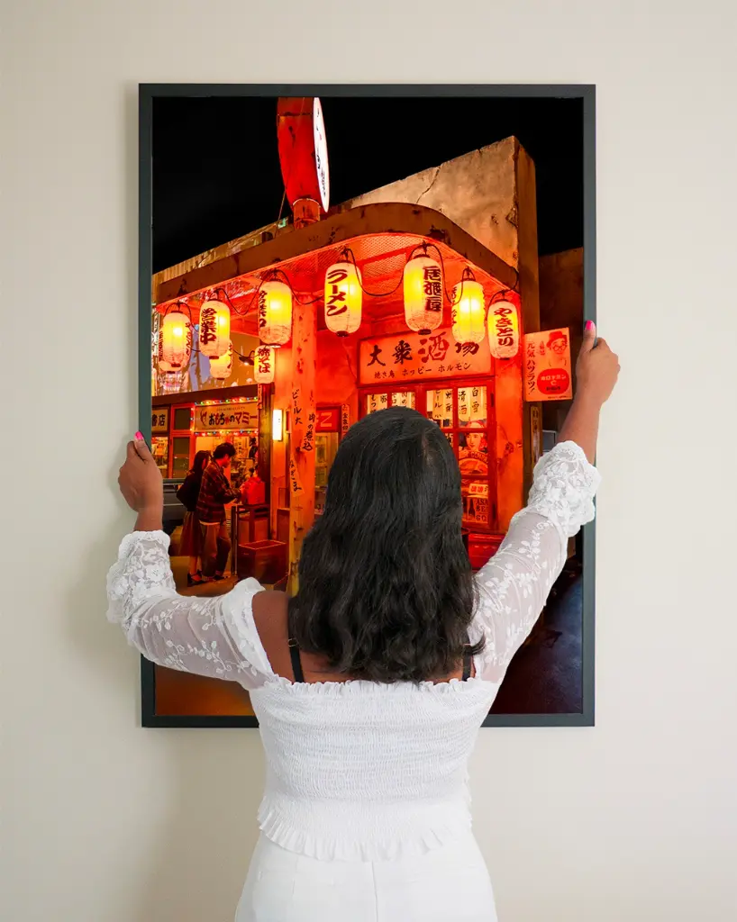 Restaurant_Retro_poster_cadre_3_femme_mur.webp