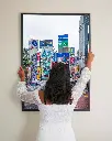 Shibya_Crossing_Pluie_poster_cadre_3_femme_mur.webp