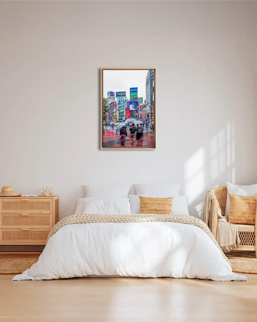 Shibya_Crossing_Pluie_toile_cadre_5_chambre_osier.webp