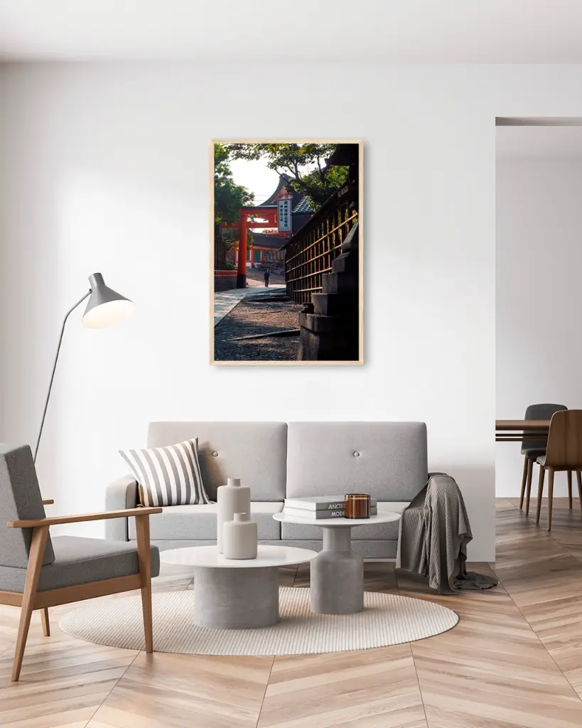 Temple_Inari_Kyoto_Papi_poster_cadre_2_salon_gris_tissus_moderne.webp