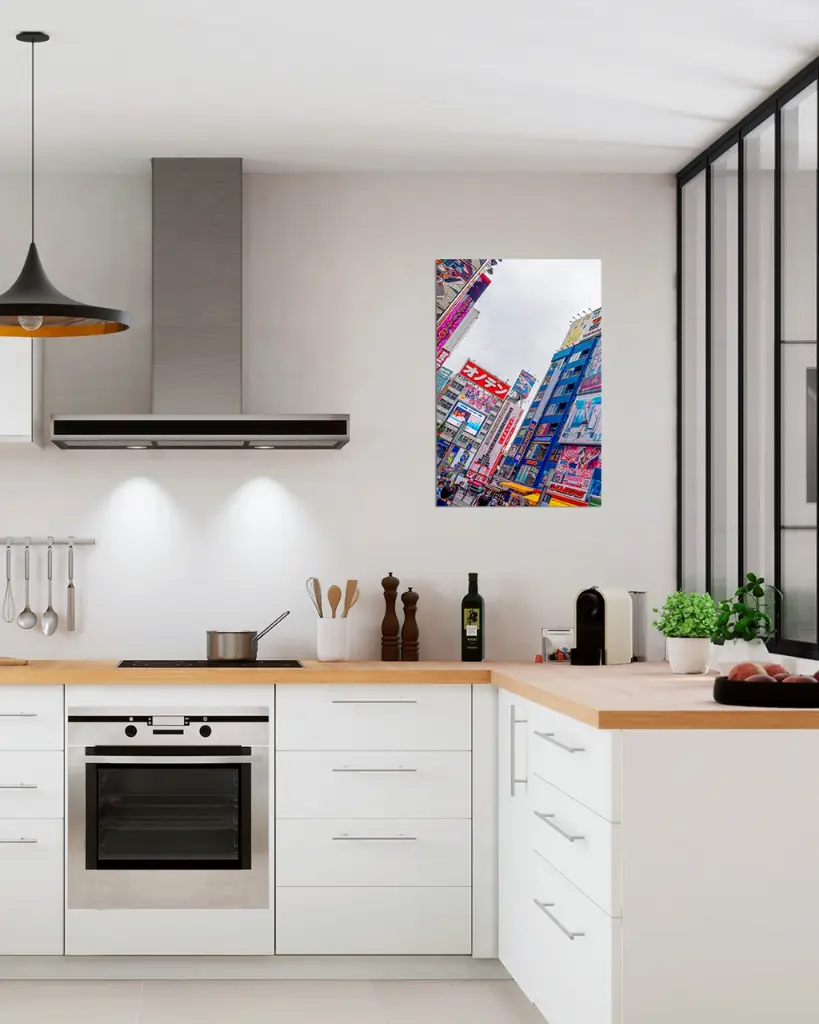 Tokyo_Publicité_aluminium_4_encadre_cuisine_moderne_industriel.webp