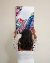 Tokyo_Publicité_toile_simple_3_femme_mur.webp