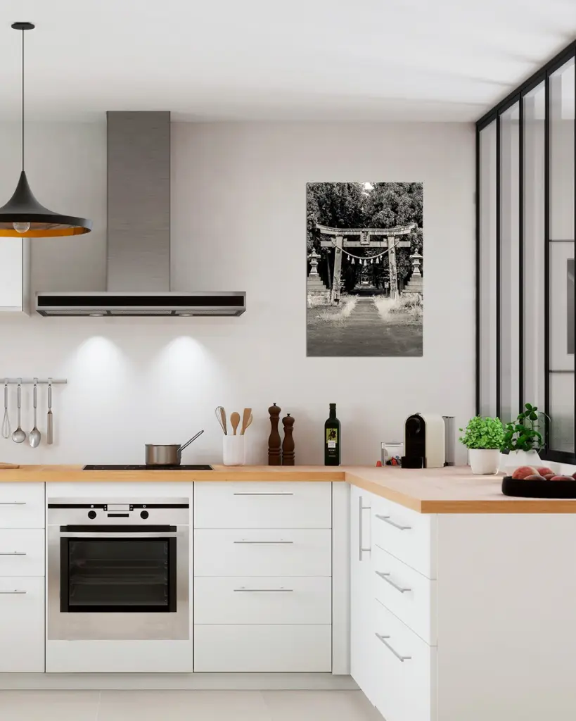 Temple_Torii_Kochi_aluminium_4_encadre_cuisine_moderne_industriel.webp