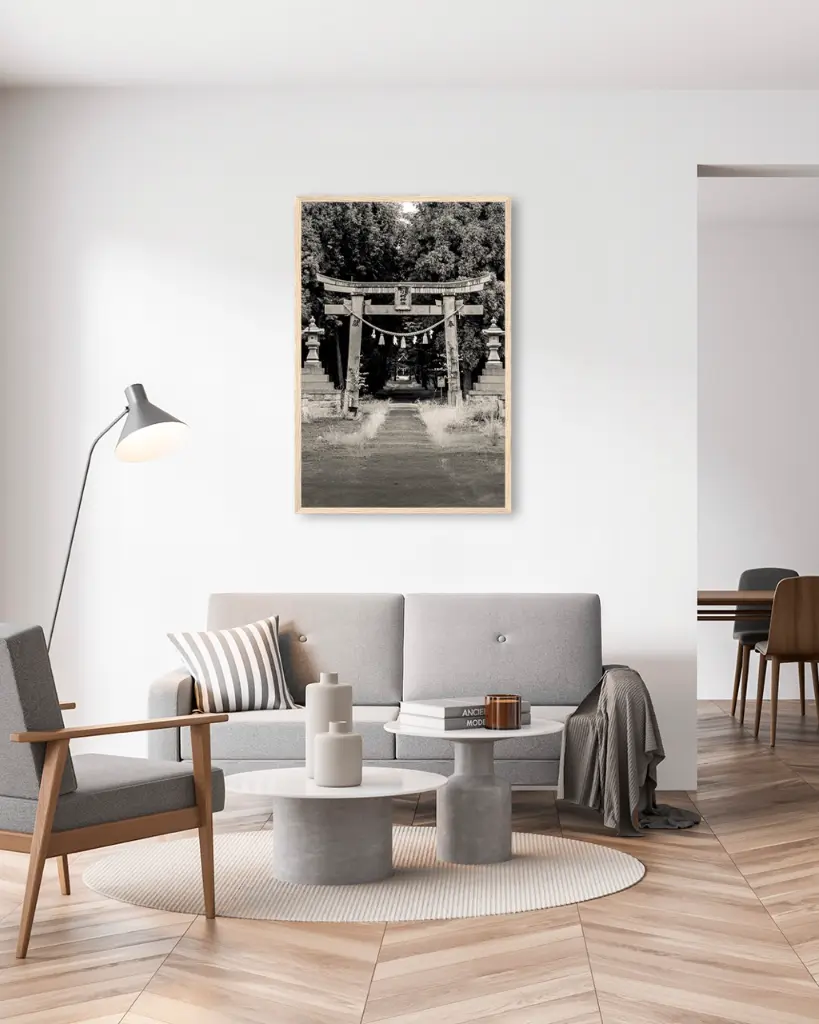 Temple_Torii_Kochi_poster_cadre_2_salon_gris_tissus_moderne.webp