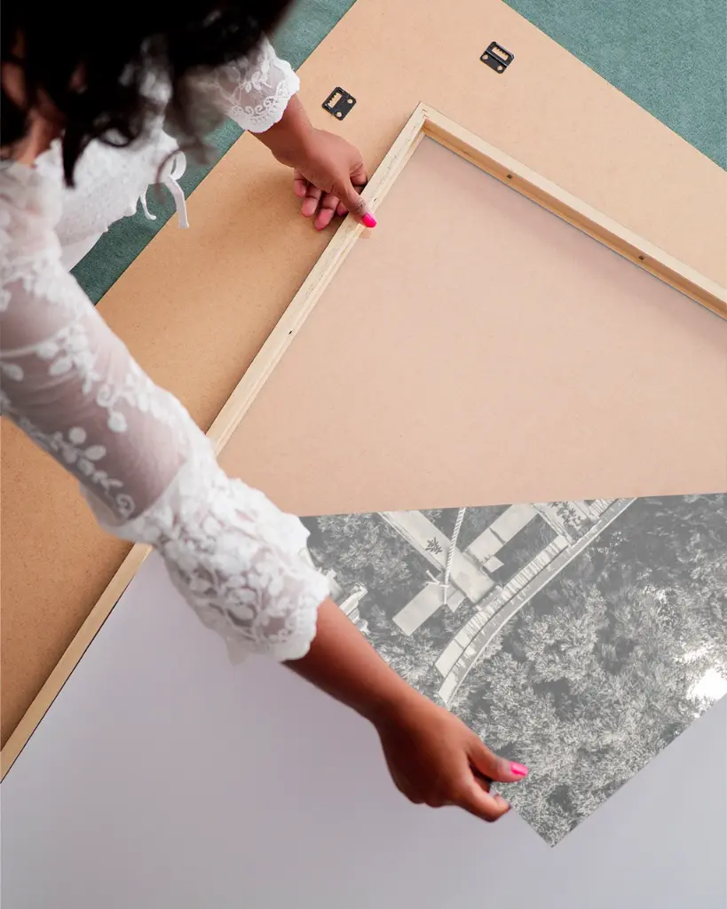 Temple_Torii_Kochi_fine art_3_femme_cadre.webp