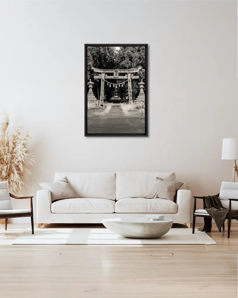 Temple_Torii_Kochi_toile_cadre_2_salon_beige_tissus_moderne.webp