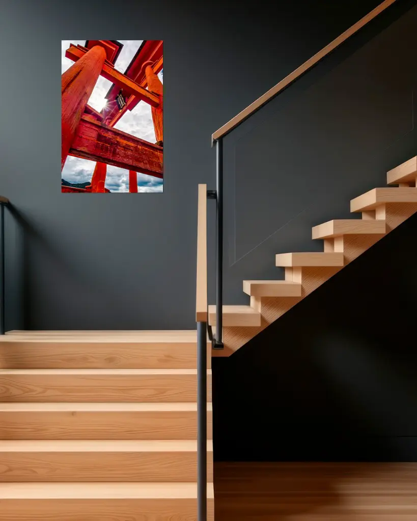 Torii_Miyajima_contre-jour_aluminium_5_escalier_bois_moderne.webp
